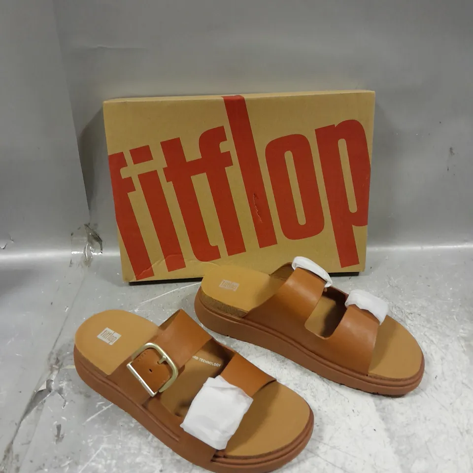 BOXED PAIR OF FITFLOP GEN FF BUCKLE TWO BAR LEATHER SLIDES LIGHT TAN UK 8 