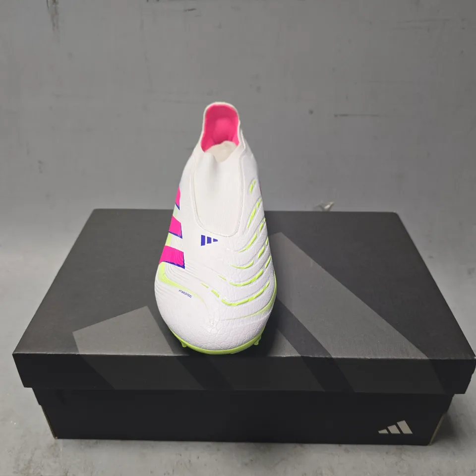 BOXED PAIR OF ADIDAS PREDATOR LEAGUE LL BOOTS IN WHITE/PINK - UK 6