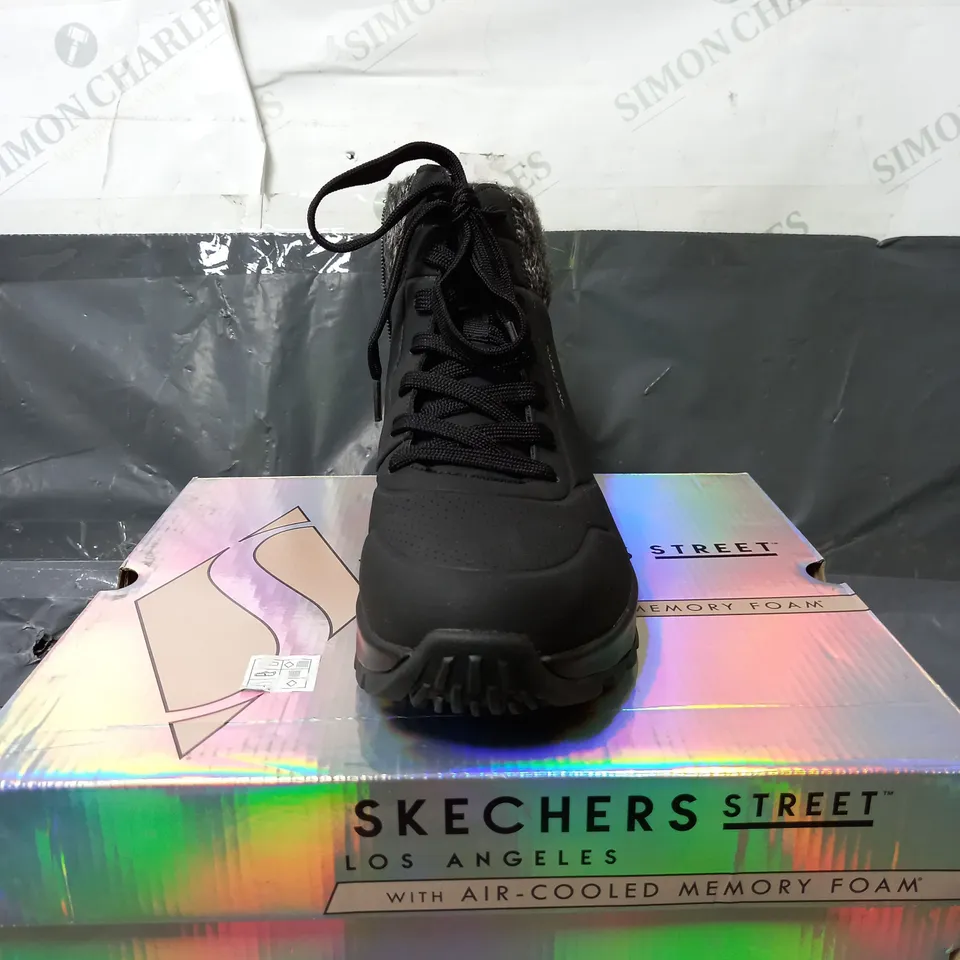 SKECHERS ANKLE BOOTS BLACK SIZE 7
