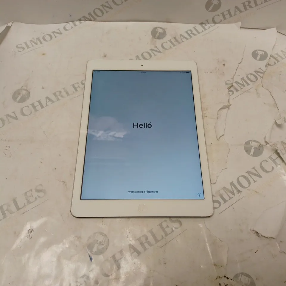 APPLE IPAD SILVER MODEL A1475