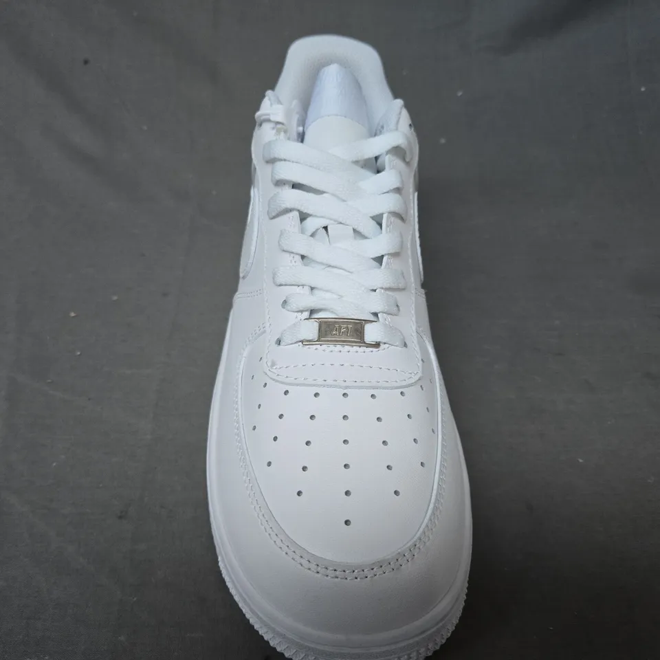 PAIR OF NIKE AIR FORCE 1 SHOES IN WHITE UK SIZE 11