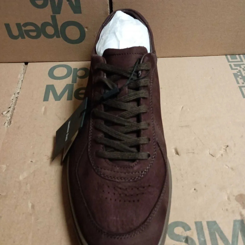 PAIR OF MASSIMO DUTTI MEN'S BURGUNDY TRAINERS – UK 11 