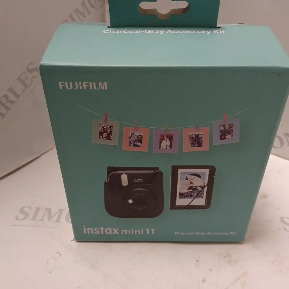 BOXED FUJIFILM INSTAX MINI11 CHARCOAL-GREY ACCESSORY KIT
