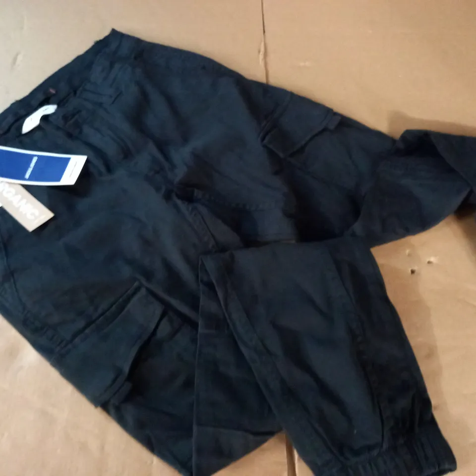 JACK & JONES BLACK TAPERED/PAUL CARGO PANTS - 27 / 30"
