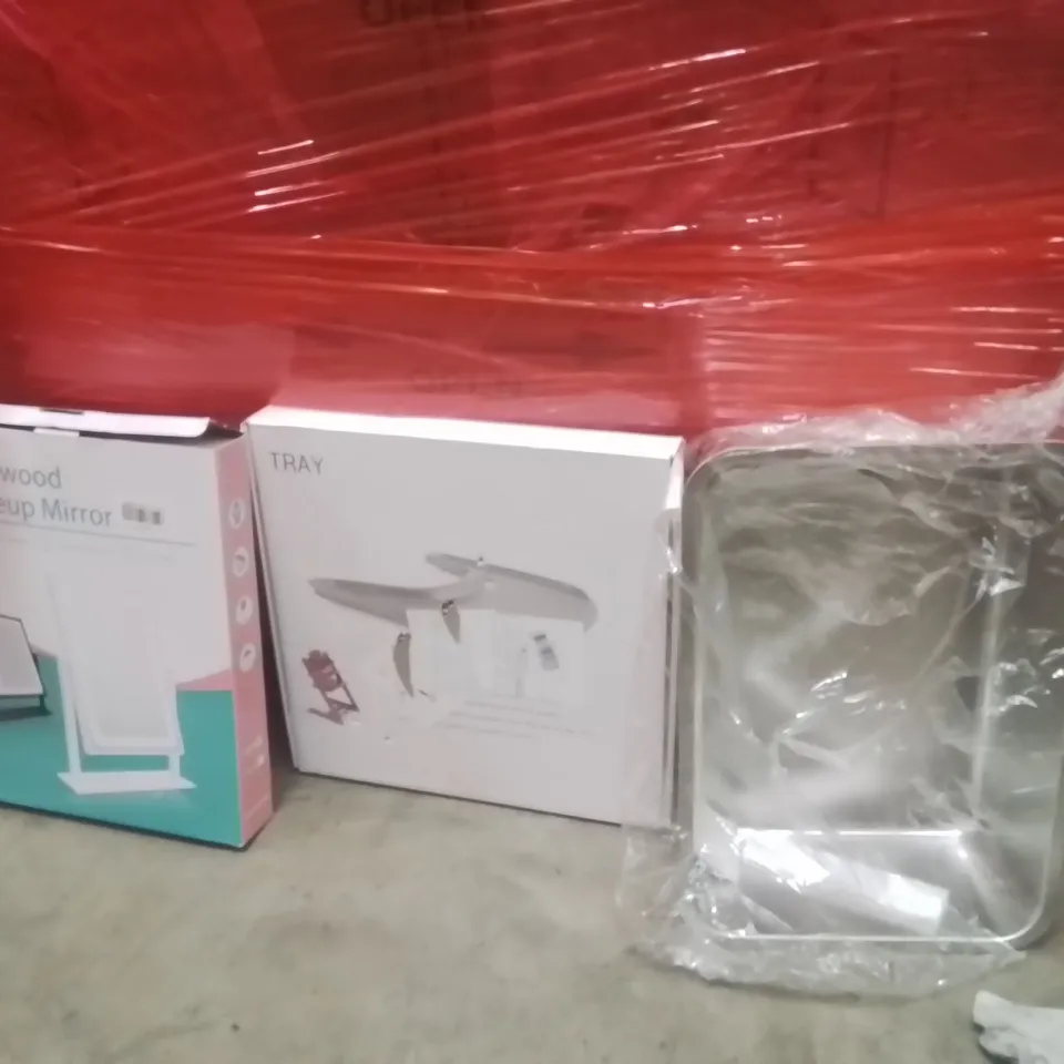 PALLET OF ASSORTED HOUSEHOLD GOODS AND PRODUCTS TO INCLUDE;,MAKEUP MIRROR,SERVING TRAY,CAT LITTER TRAY 