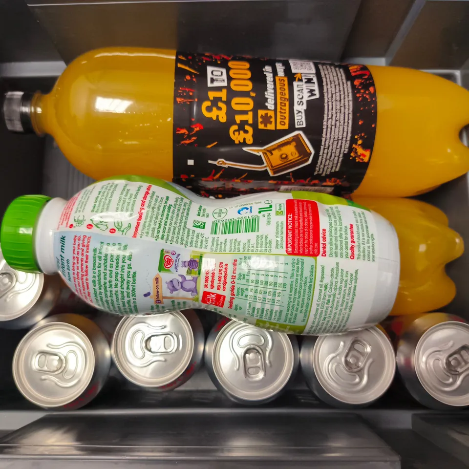 APPROXIMATELY 9 ASSORTED FOOD REPLACEMENT DRINKS TO INCLUDE TANGO ORANGE, DIET COKE, COW & GATE INFANT MILK, ETC - COLLECTION ONLY
