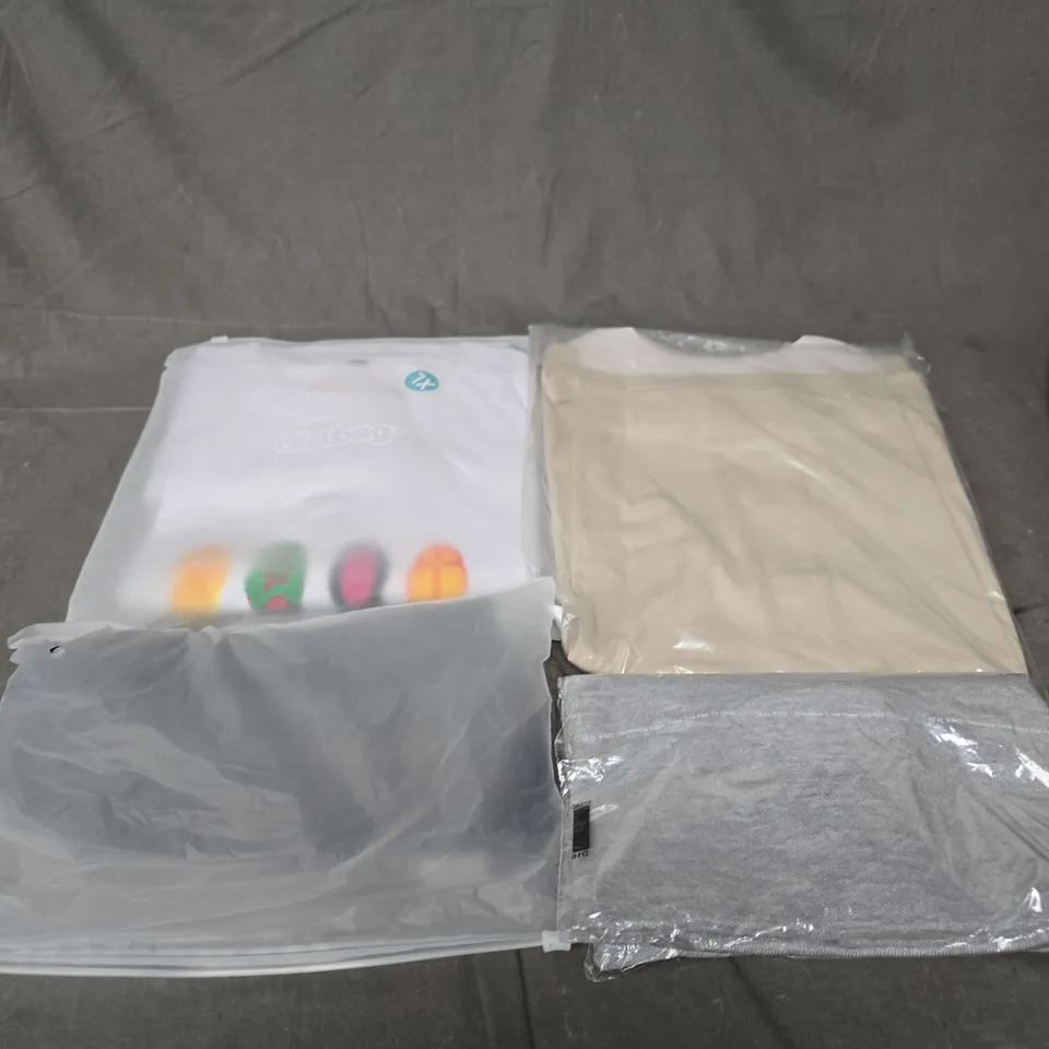 APPROXIMATELY 25 ASSORTED CLOTHING AND FASHION PRODUCTS IN VARIOUS STYLES AND SIZES - COLLECTION ONLY