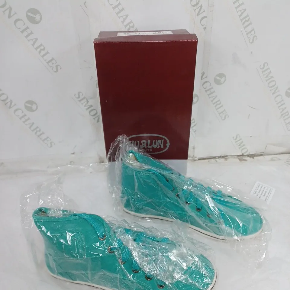 LARGE BOX OF APPROXIMATELY 10 BOXED HURLON GREEN HIGH TRAINERS IN VARIOUS SIZES 
