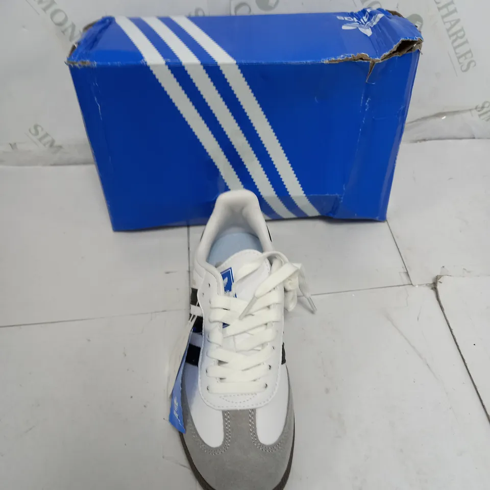 BOXED PAIR OF ADIDAS SAMBA OG UK 4 1/2