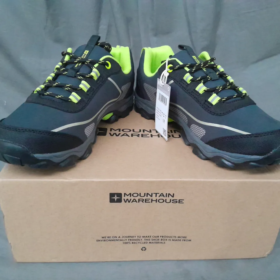 BOXED PAIR OF MOUNTAIN WAREHOUSE SOFTSHELL KID'S WALKING SHOES IN GREY/LIME GREEN UK SIZE 4