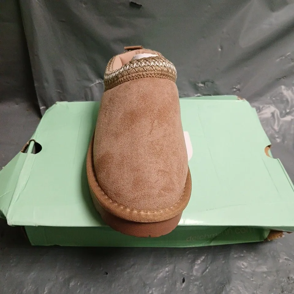 BOXED PAIR OF DEICHMANN SLIP ON SHOES - 1 