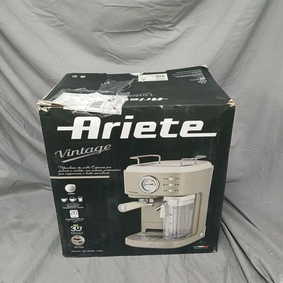 BOXED ARIETE VINTAGE COFFEE MACHINE IN CREAM