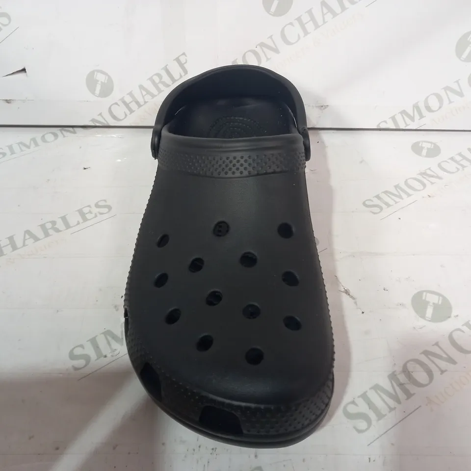 PAIR OF CROCS CLASSIC CLOGS IN BLACK UK SIZE M10/W11