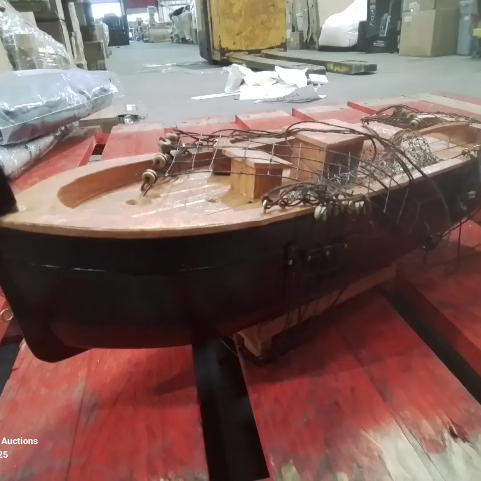 BOXED MERIDA WOODEN BOAT MODEL