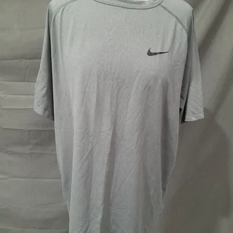 NIKE DRI-FIT GREY T-SHIRT - M