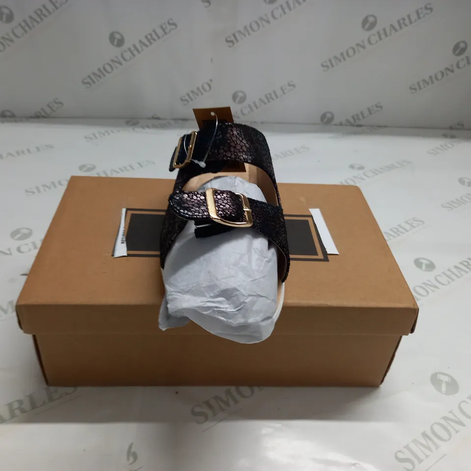 BOXED PAIR OF CUSHION WALK BLACK STRAPPY SANDALS - SIZE 7