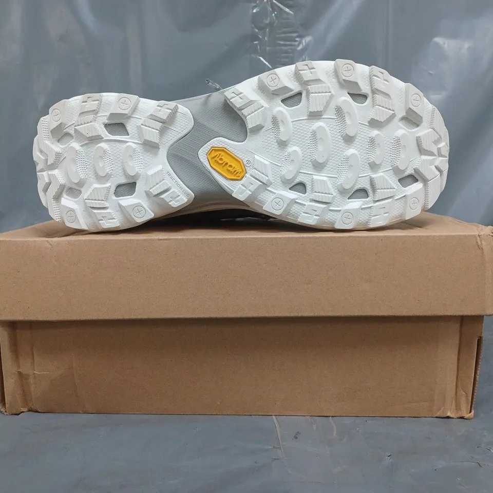 BOXED PAIR OF MERRELL MOAB SPEED 2 GTX SHOES IN CHARCOAL/GREY SIZE UK 5