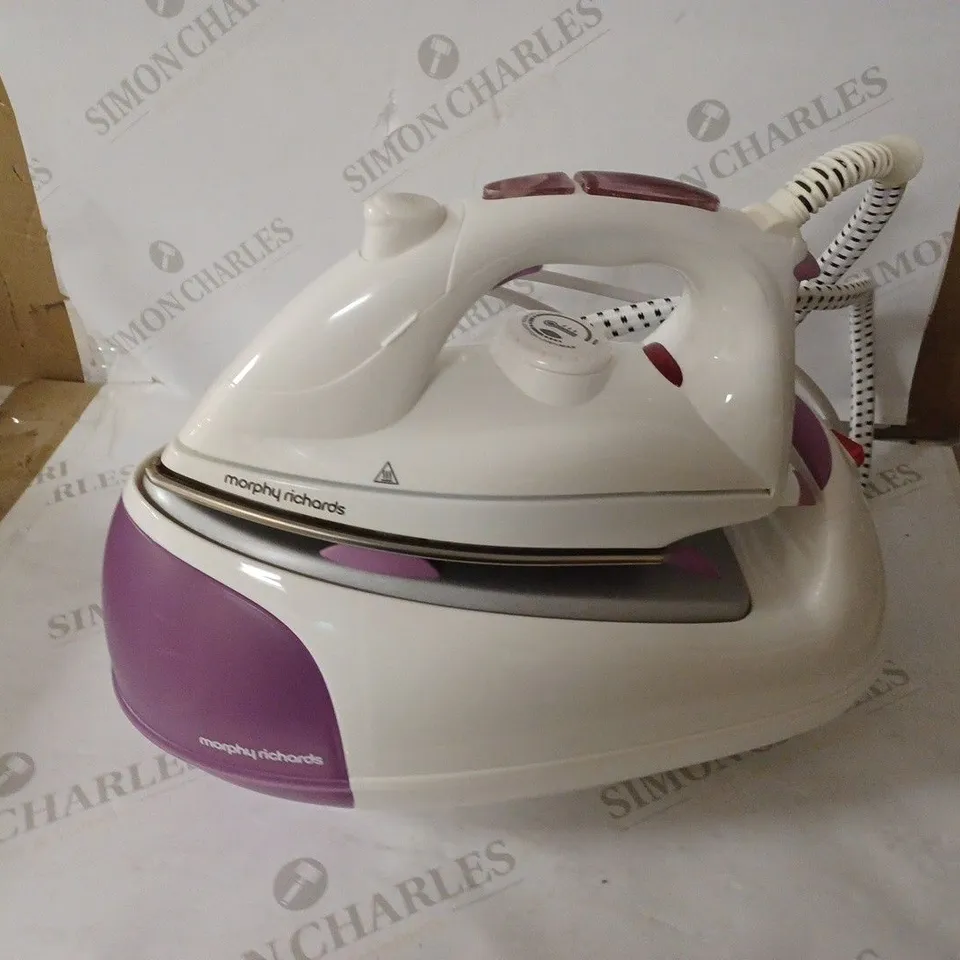 MORPHY RICHARDS JET STEAM GENERATOR IRON PINK/WHITE
