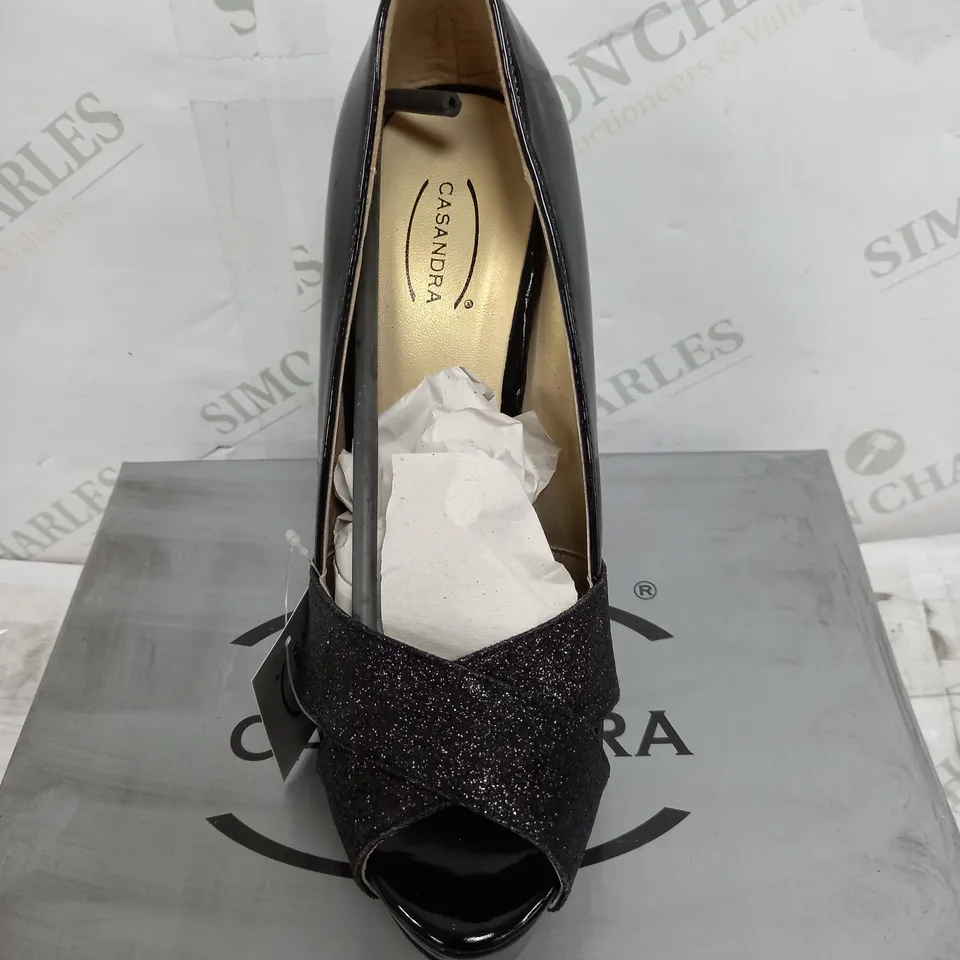BOXED PAIR OF PATENT BLACK GLITTER STILLETTO SIZE 6
