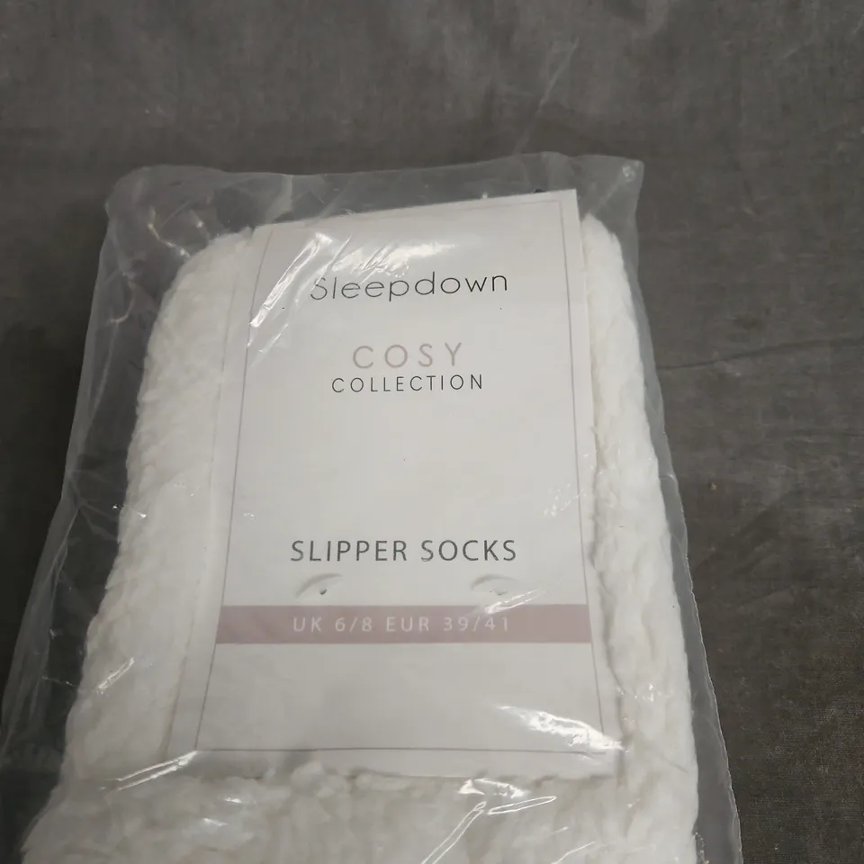 SLEEPDOWN COSY COLLECTION SLIPPER SOCKS – TEDDY SOCK CREAM, UK 6/8 (EUR 39/41)