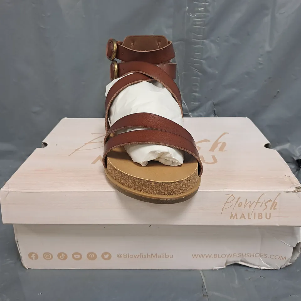 BOXED PAIR OF BLOWFISH MALIBU FANDIE OPEN TOE SANDALS IN BROWN SIZE UK 9