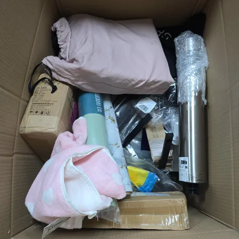 BOX OF APPROXIMATELY 12 ASSORTED HOUSEHOLD ITEMS INCLUDING HAMAM HAND TOWEL , NURSERY STICKERS AND M&S SHOPPING BAG 