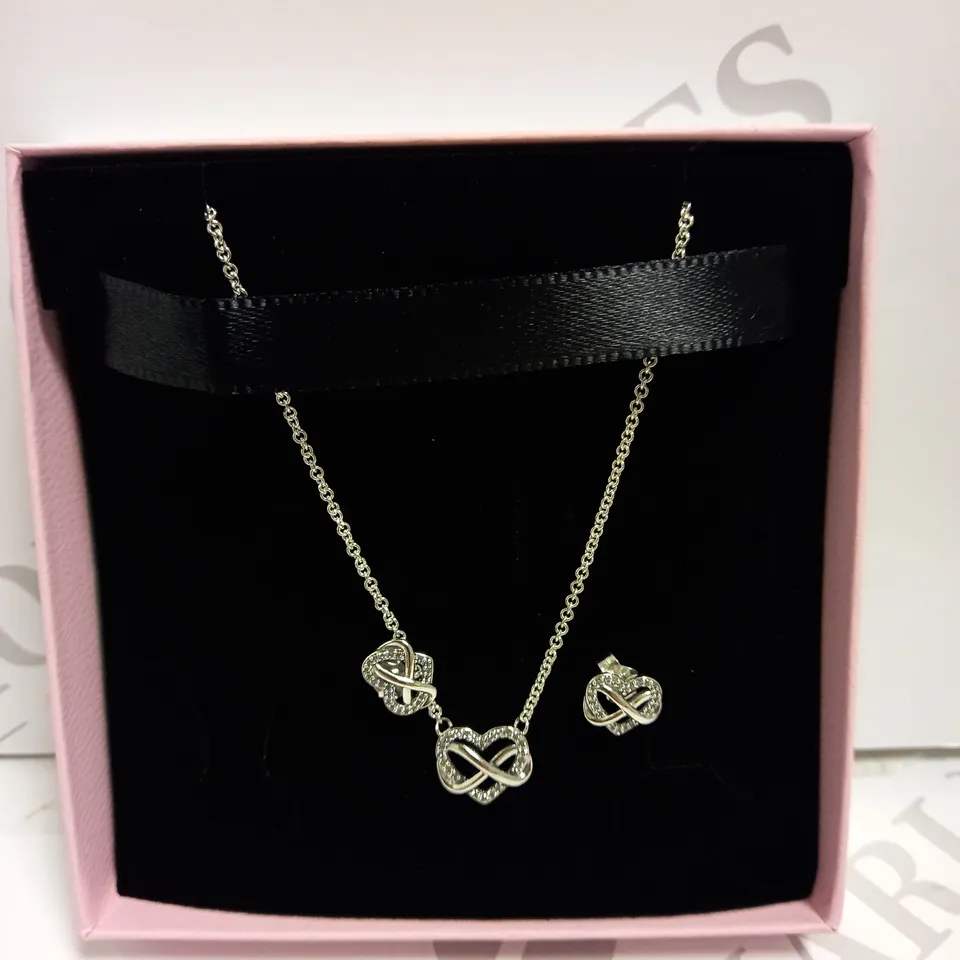 BOXED PANDORA HEART SHAPED NECKLACE & EARRINGS SET