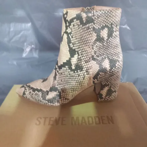 BOXED STEVE MADDEN NADALIE BEIGE COMBO SYNTHETIC SIZE 4