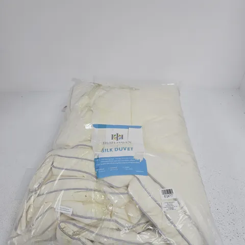 HUSH HAVEN SILK DUVET – WHITE, FABRIC 100% POLYESTER; FILLING 20% SILK + 80% POLYESTER