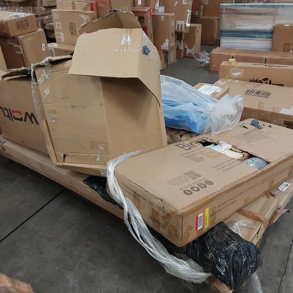 LARGE PALLET OF ASSORTED FURNITURE PARTS AND CONSUMER PRODUCTS 