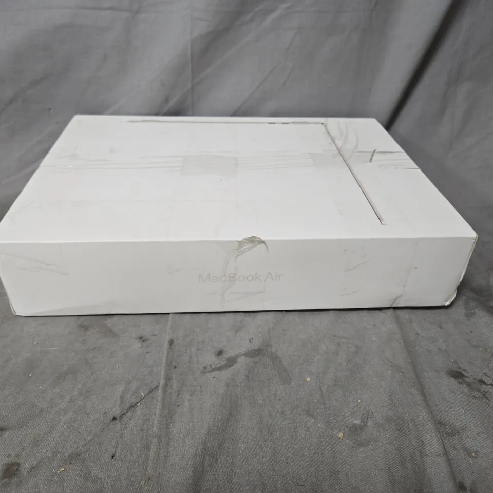 APPLE MACBOOK PRO LAPTOP – SILVER (13-INCH)