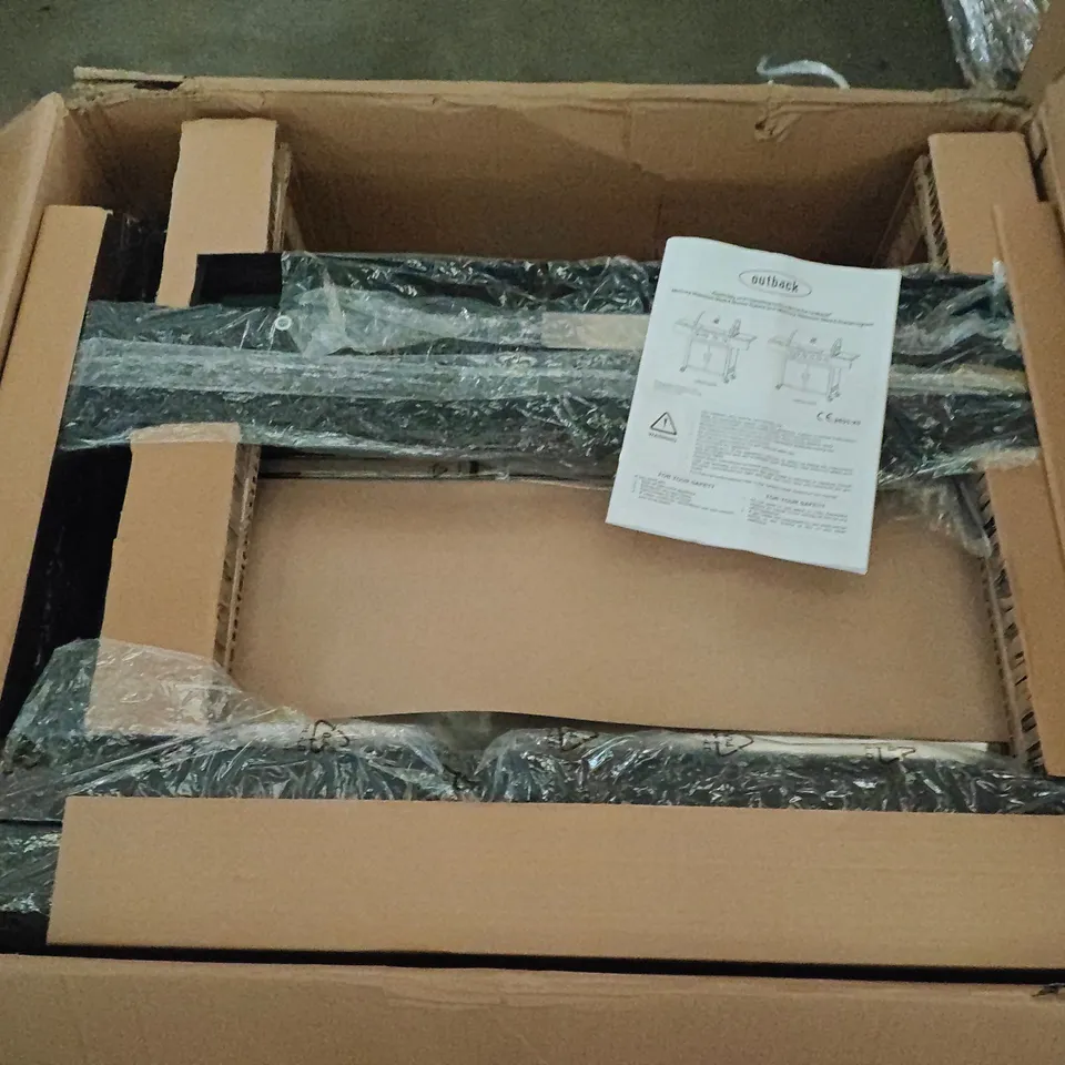 BOXED OUTBACK MERCURY STAINLESS STEEL 4 BURNER HYBRID BBQ - 1 BOX