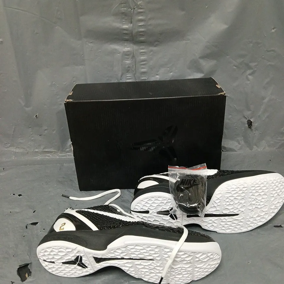 BOXED PAIR OF KOBE VI PROTRO BLACK TRAINERS UK 11 