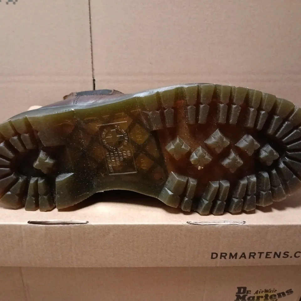 BOXED PAIR OF DR MARTENS MONO BOOTS IN BROWN - UK 7