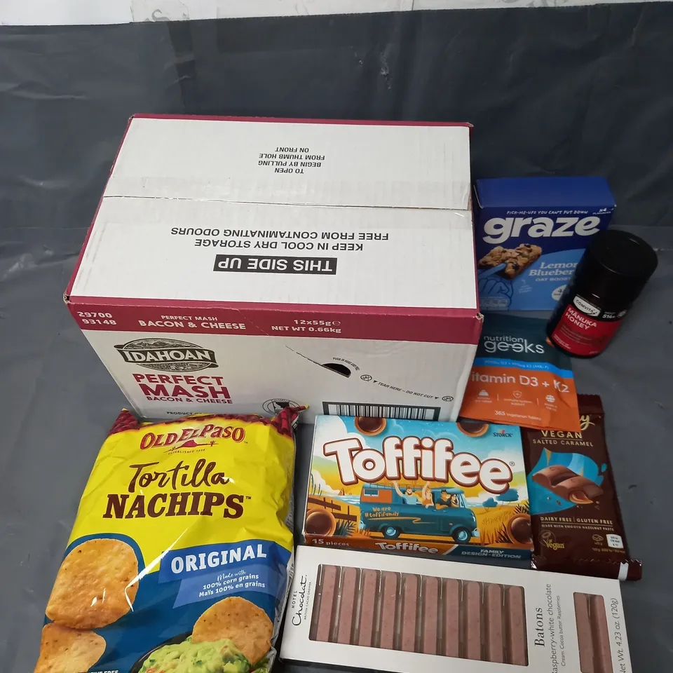 APPROXIMATELY 10 ASSORTED FOOD & DRINK ITEMS TO INCLUDE -  IDAHON BACON & CHEESE PERFECT MASH - COMVITA MANUKA HONEY - HOTEL CHOCOLAT BATONS - ETC