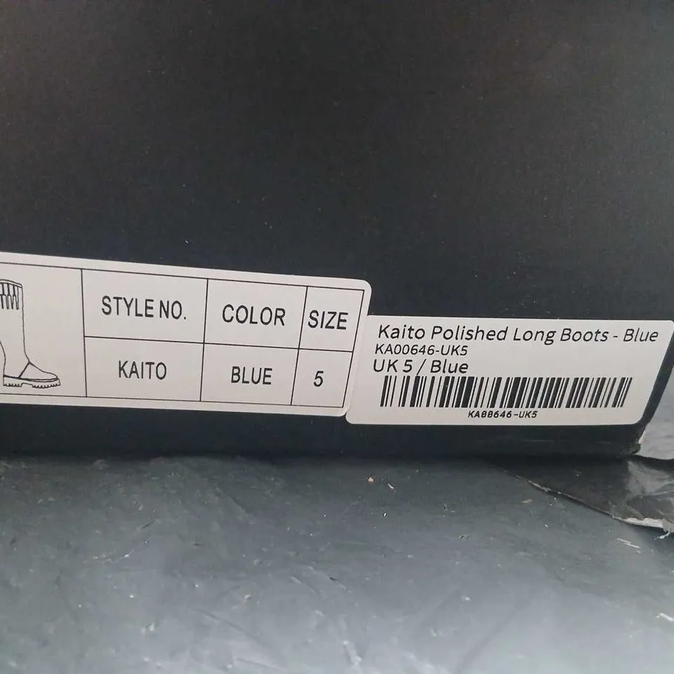 KOI X HATSUNE MIKU KAITO POLISHED LONG BOOTS – BLUE, UK 5 