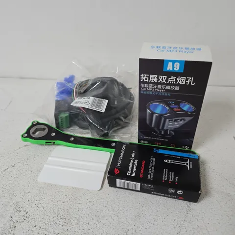 APPROXIMATELY 8 ASSORTED VEHICLE PARTS & ACCESSORIES TO INCLUDE CAR MP3 PLAYER, WIRING KIT, ETC