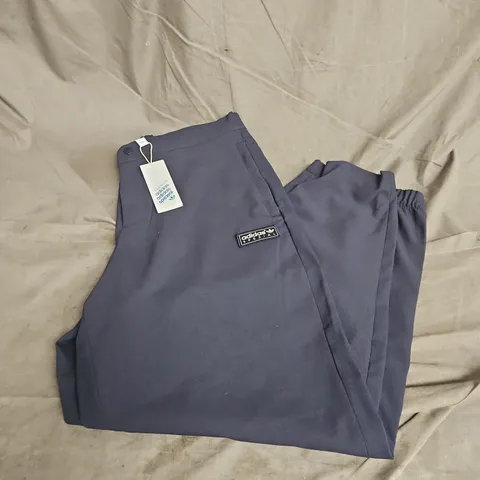 ADIDAS SALESBURY SPZL PANTS IN NAVY SIZE M