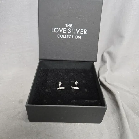 BOXED THE LONE SILVER COLLECTION WOMENS FEATHER EARRINGS