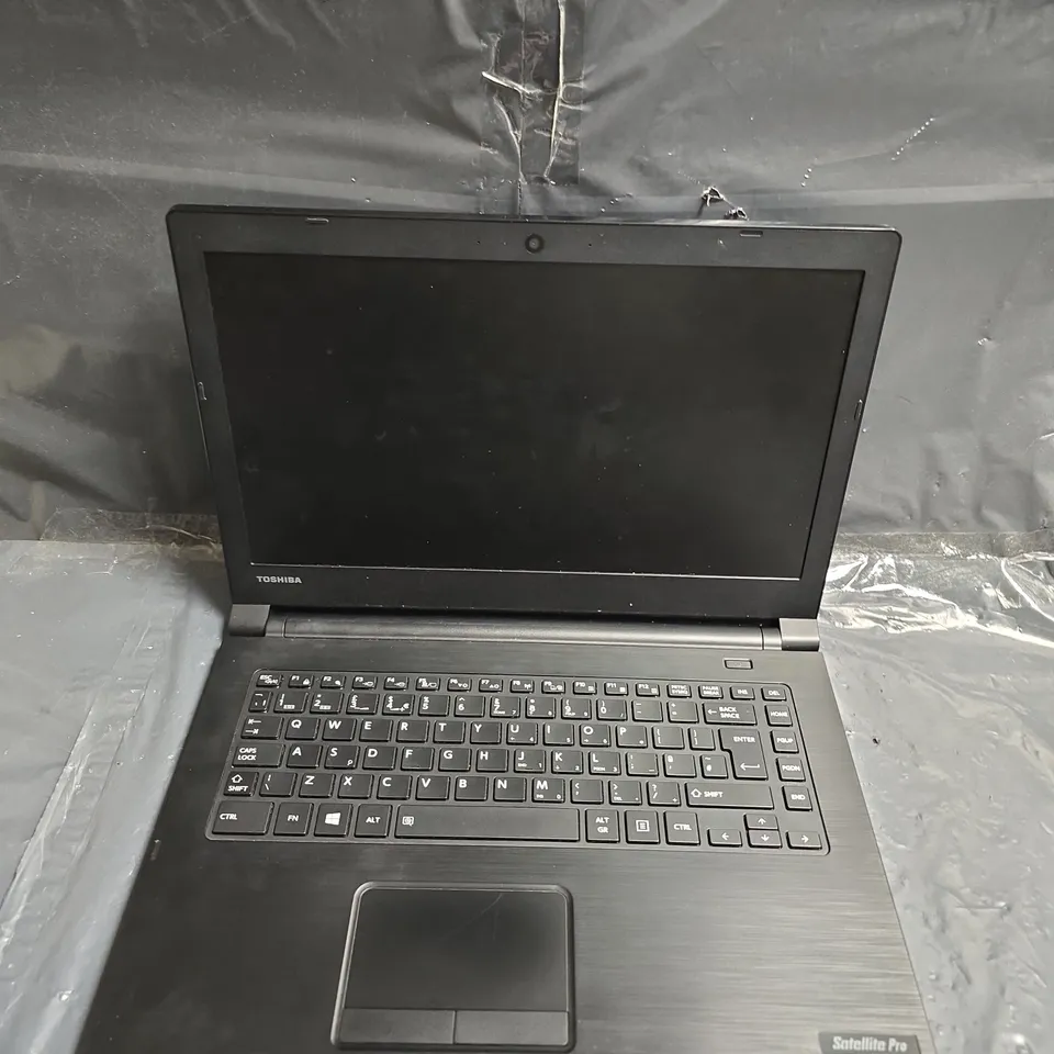 TOSHIBA SATELLITE PRO R40-C LAPTOP