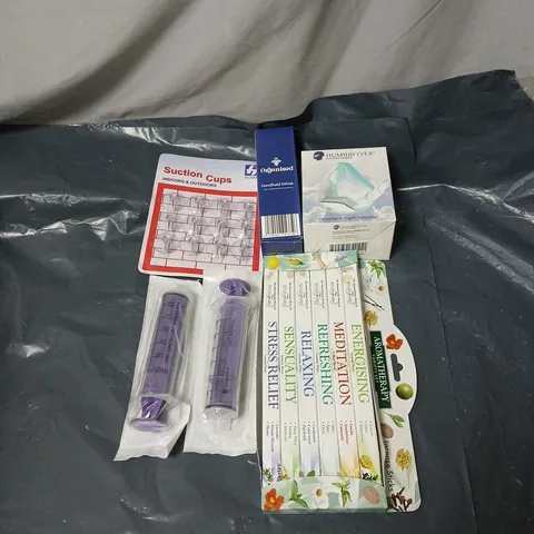 APPROXIMATELY 15 ASSORTED HOUSEHOLD ITEMS TO INCLUDE IN FLIGHT PERSONAL HUMIDIFER, HANDHELD WHISK, SUCTION CUPS, SYRINGES, AROMATHERAPY INCENSE SET ETC