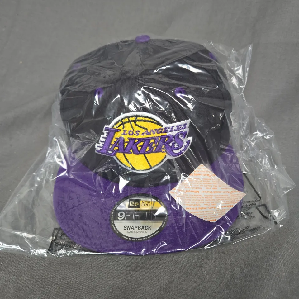 SEALED NEW ERA LOS ANGELES LAKERS SNAPBACK HAT