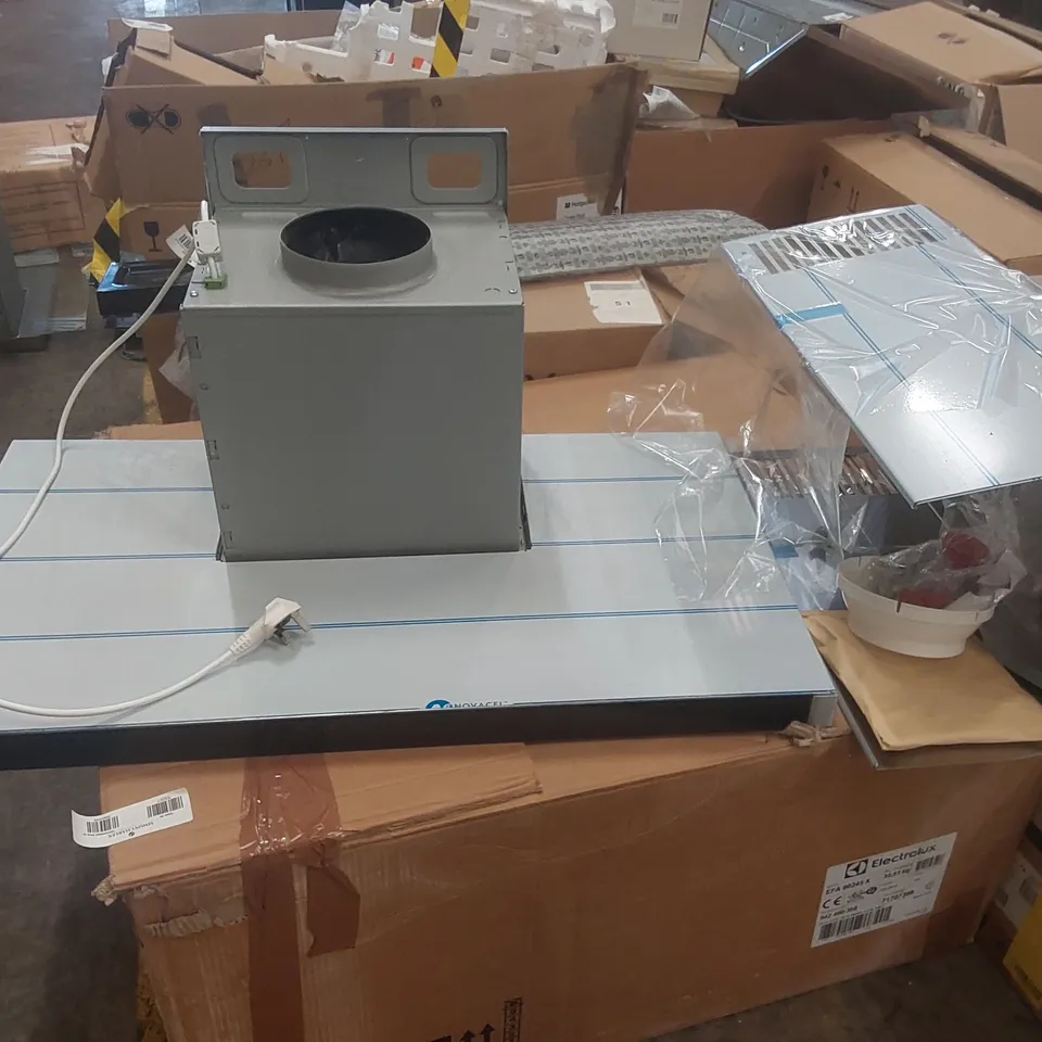 BOXED NEFF 90CM CHIMNEY HOOD D95BMP5N0B