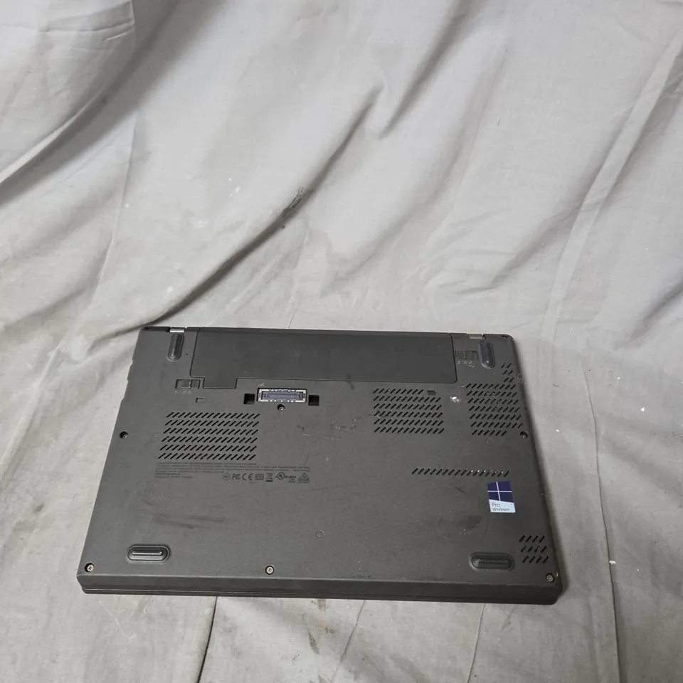 LENOVO THINKPAD X260 LAPTOP - I5-6200U, 8GB RAM, 256GB SSD, 12.5-INCH DISPLAY