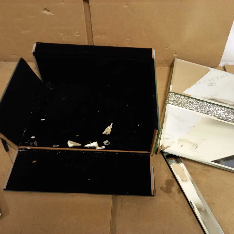 DESIGNER STYLE MIRRORED TRINKET BOXES