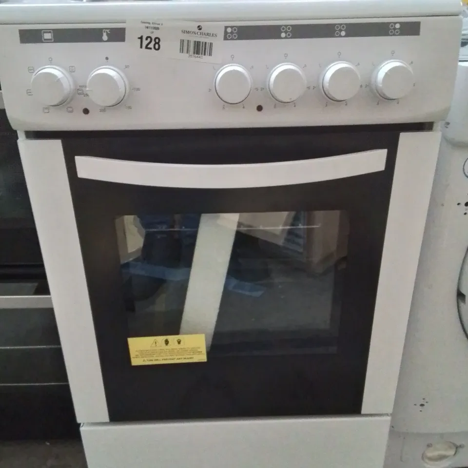 FREESTANDING ELECTRIC OVEN WITH 4 HOBS //WHITE