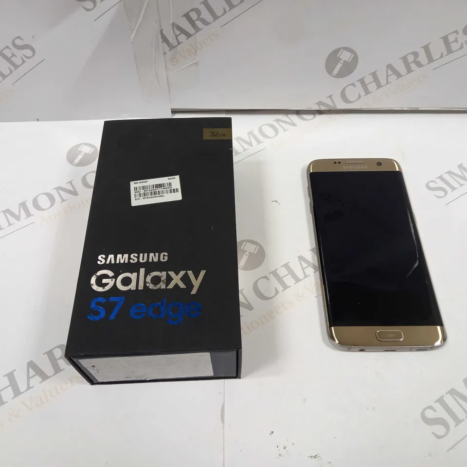 BOXED SAMSUNG GALAXY S7 EDGE 32GB WITH ACCESSORIES 