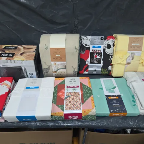 BOX OF APPROXIMATELY 8 ASSORTED HOMEWARE ITEMS TO INCLUDE 2 SLICE TOASTER AND DUVET SETS IN VARIOUS SIZES AND STYLES - COLLECTION ONLY