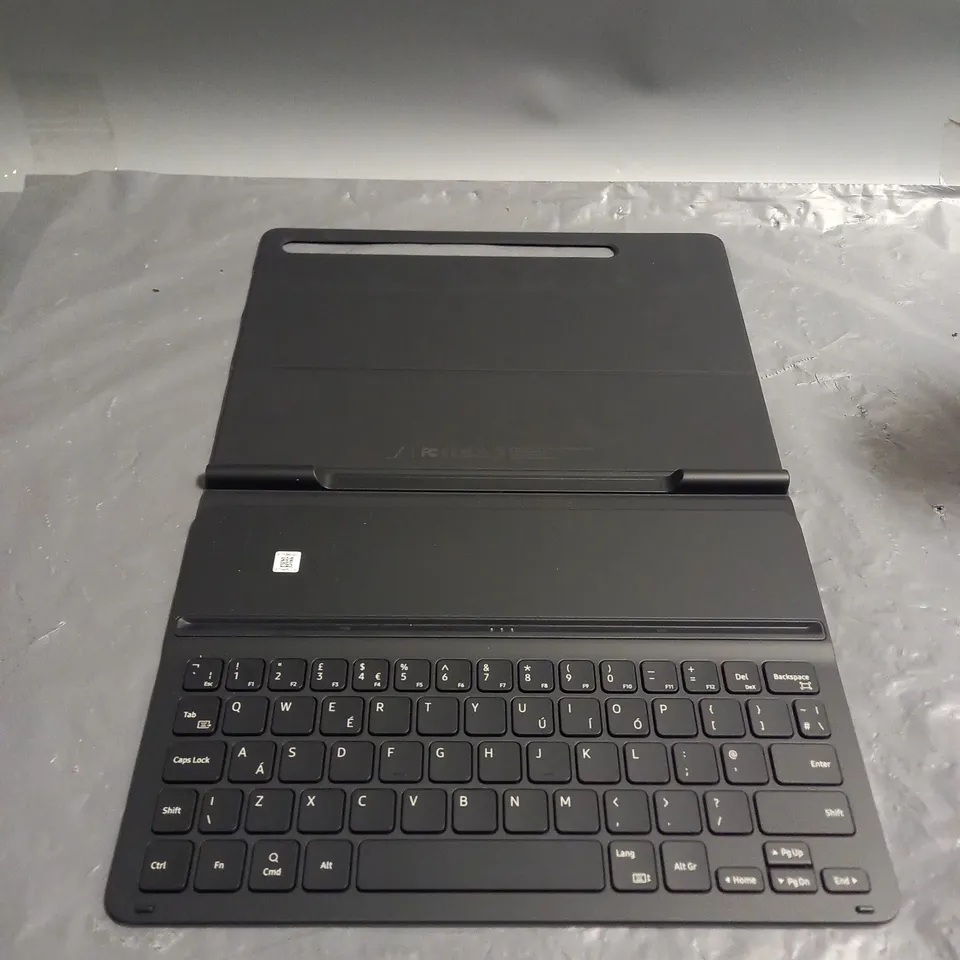 SAMSUNG BOOK COVER KEYBOARD SLIM