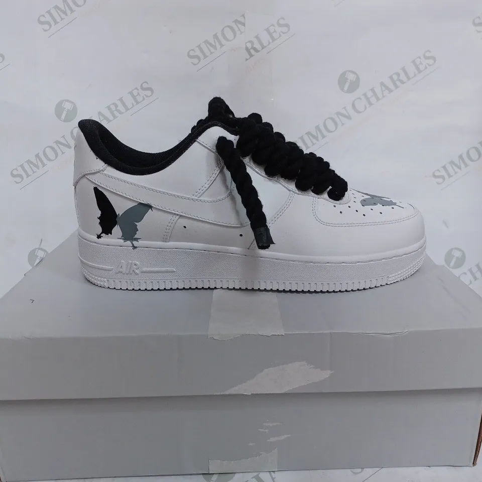 NIKE AIR FORCE 1 07 IN WHITE - UK 8